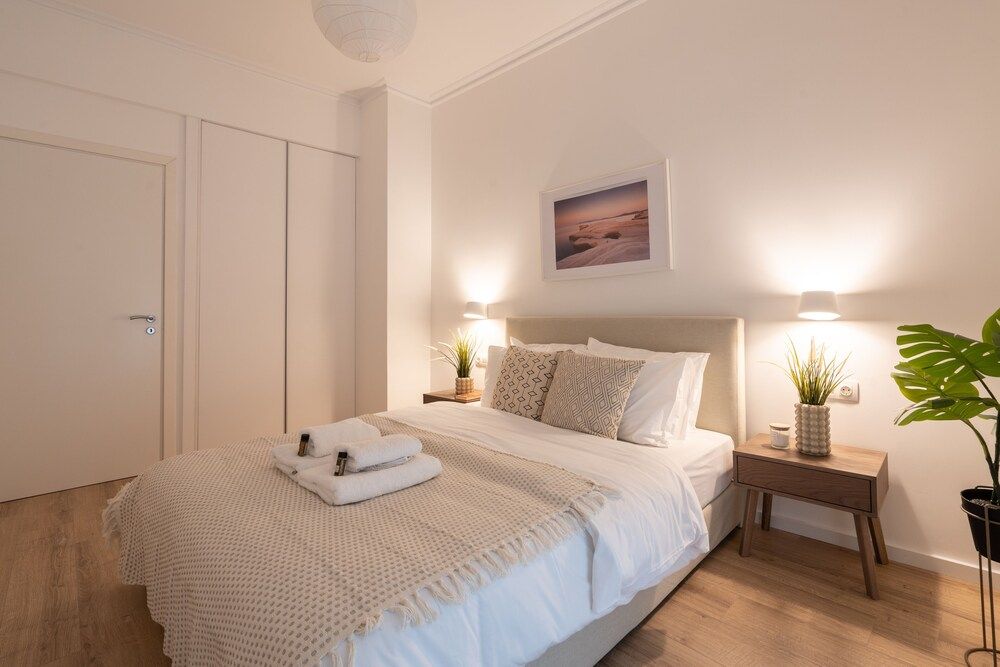 undefined Unique 2bdr aprtm - steps to Plaka 7