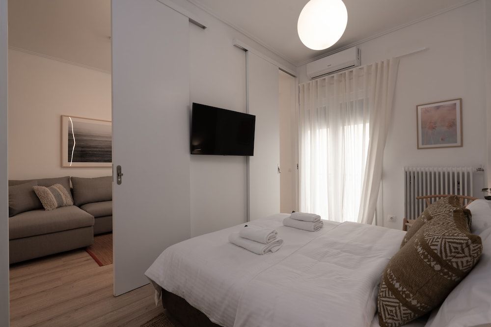 undefined Unique 2bdr aprtm - steps to Plaka 9