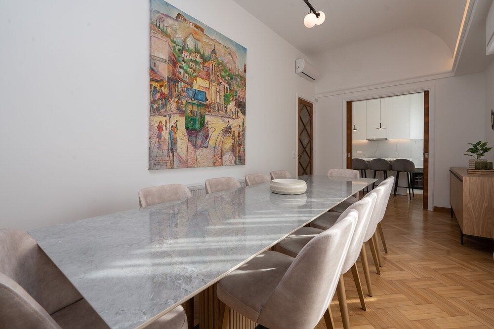 Upscale Athens Luxury Penthouse Luxury Apartment, 4 Bedrooms, Terrace, Corner 38