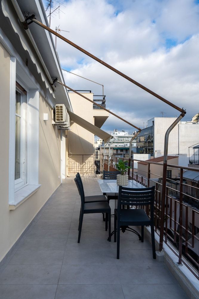 Upscale Athens Luxury Penthouse Luxury Apartment, 4 Bedrooms, Terrace, Corner 36