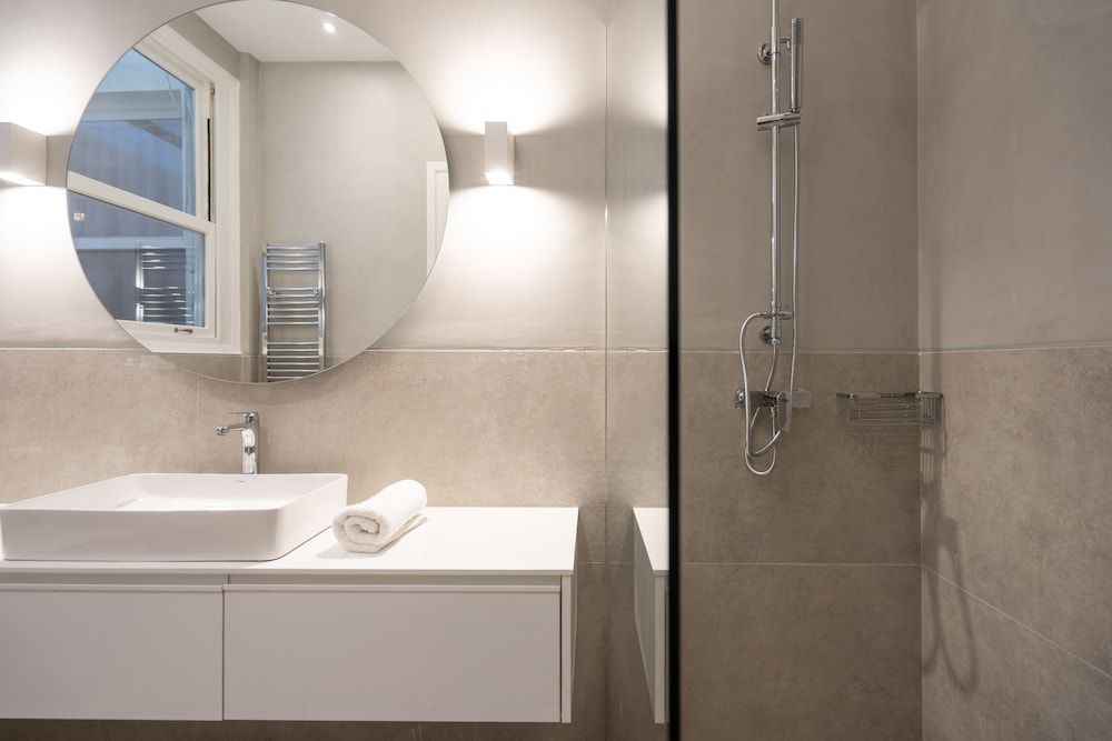 Upscale Athens Luxury Penthouse Luxury Apartment, 4 Bedrooms, Terrace, Corner 46