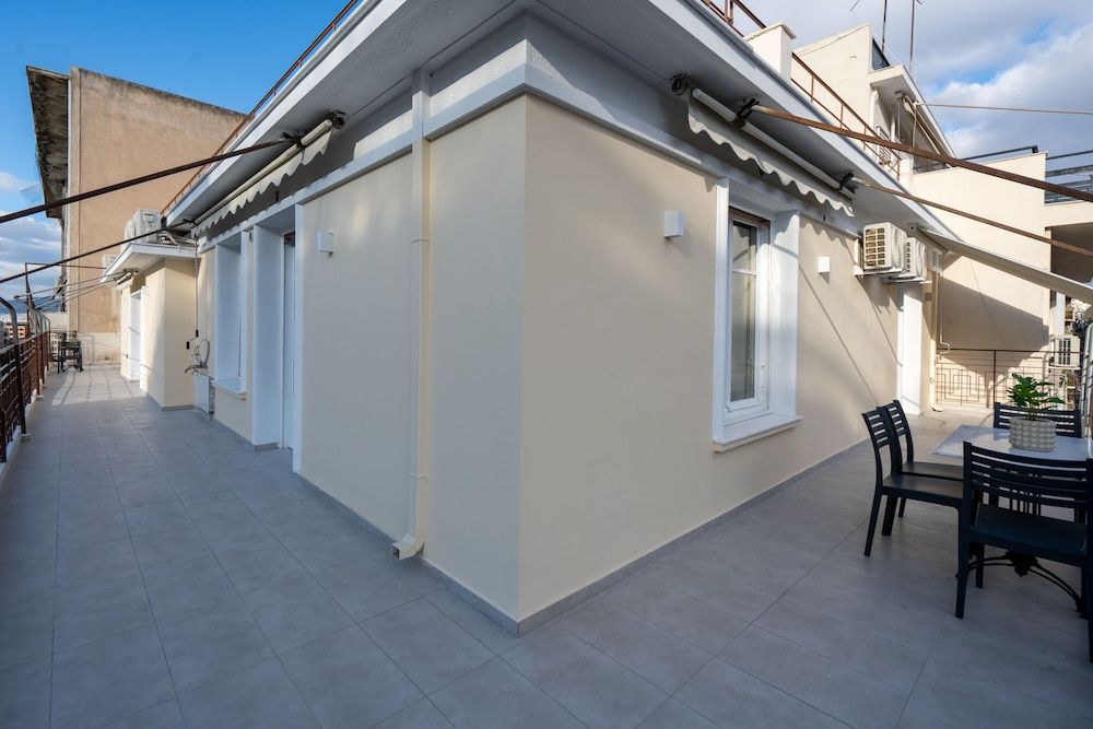 Upscale Athens Luxury Penthouse Luxury Apartment, 4 Bedrooms, Terrace, Corner 35