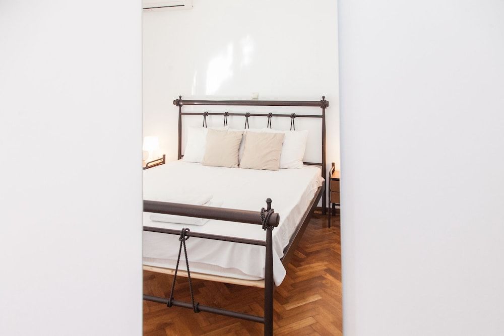 undefined Beautiful new decorated apt in Athens 7