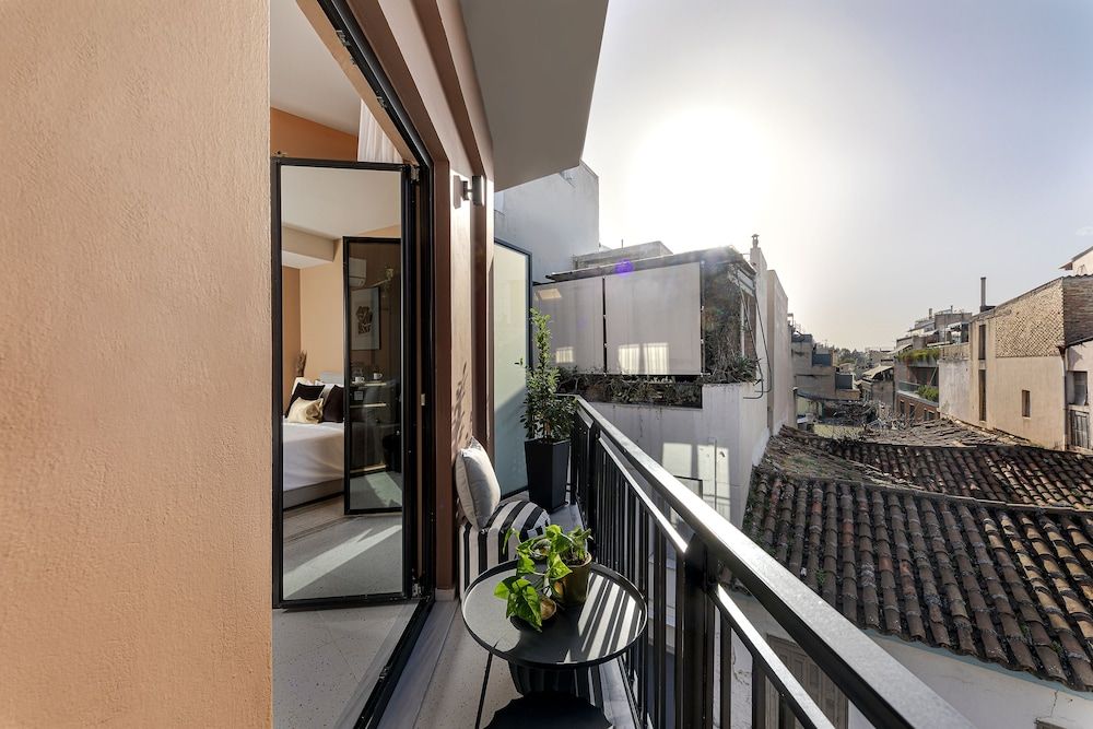 Clyde Athens by Nin&Bau Classic Room 17