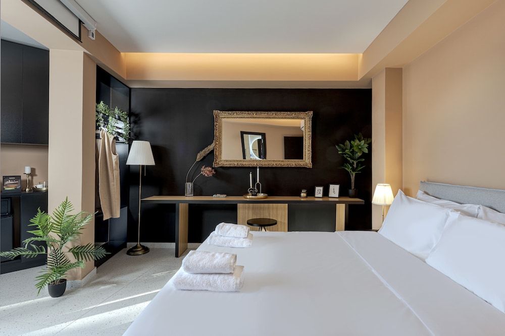 undefined Clyde Athens by Nin&Bau 6