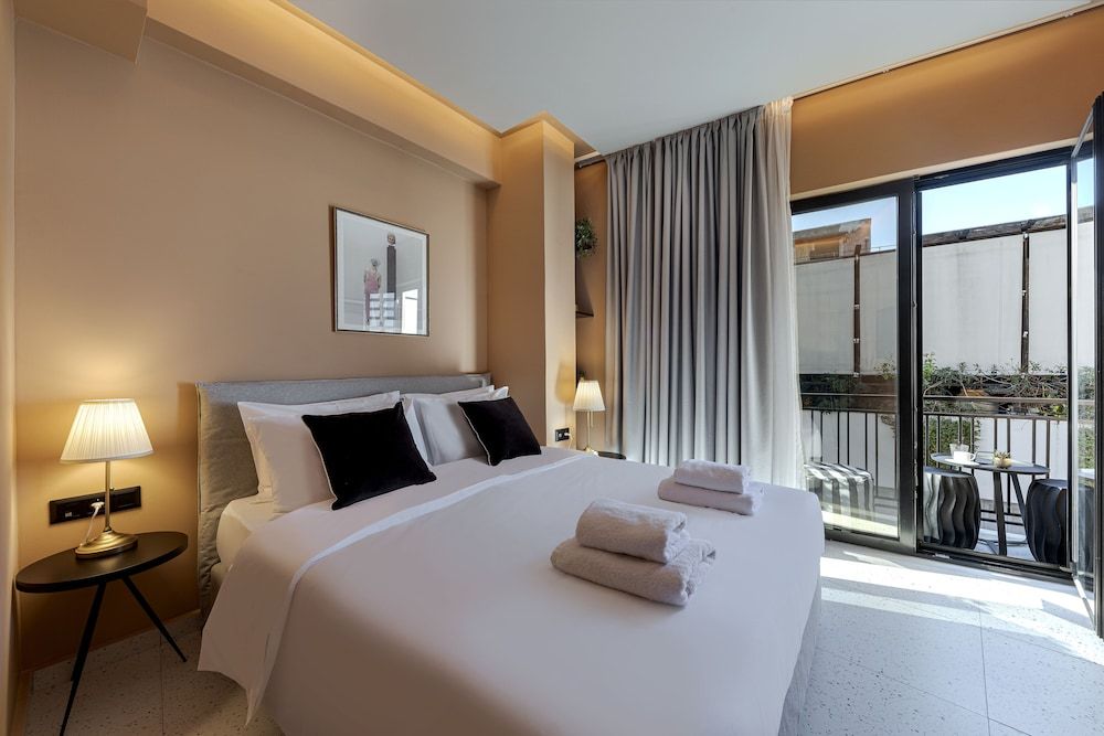 Clyde Athens by Nin&Bau Classic Room 5