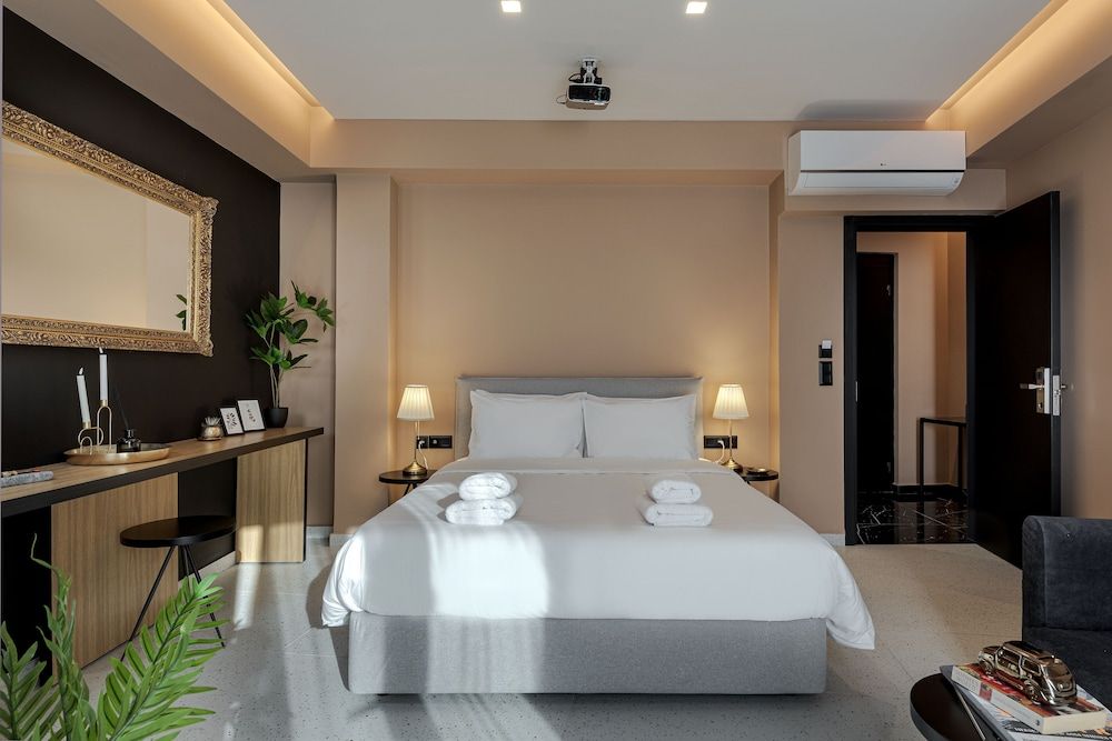 undefined Clyde Athens by Nin&Bau 8