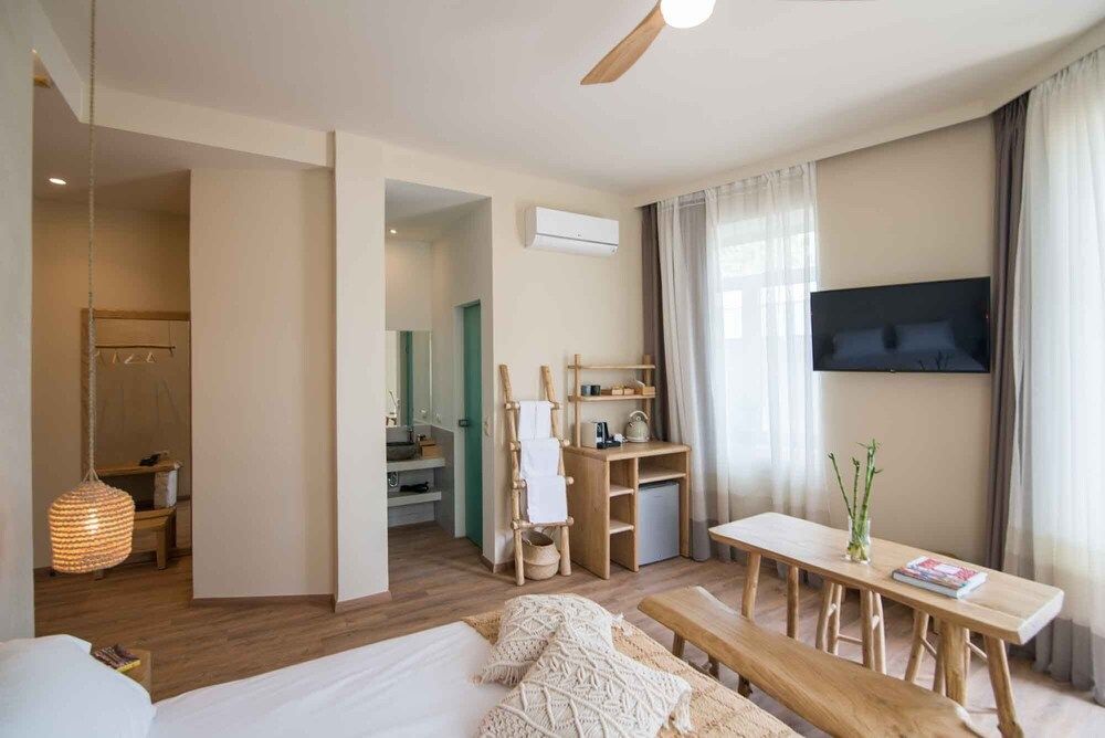 undefined Sanders Bohemian - Darling Studio w Balcony 9