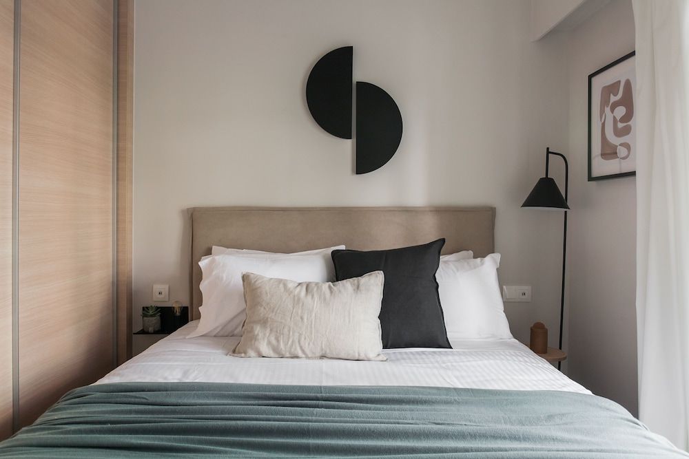 undefined Glorious 1BR Apartment in Athens 4