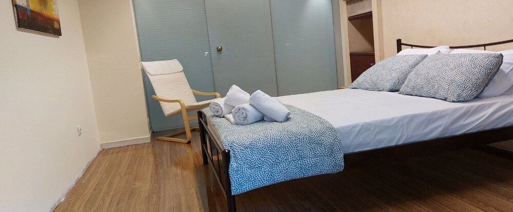 Deluxe apartment 12BD 6BATH Deluxe Apartment 22