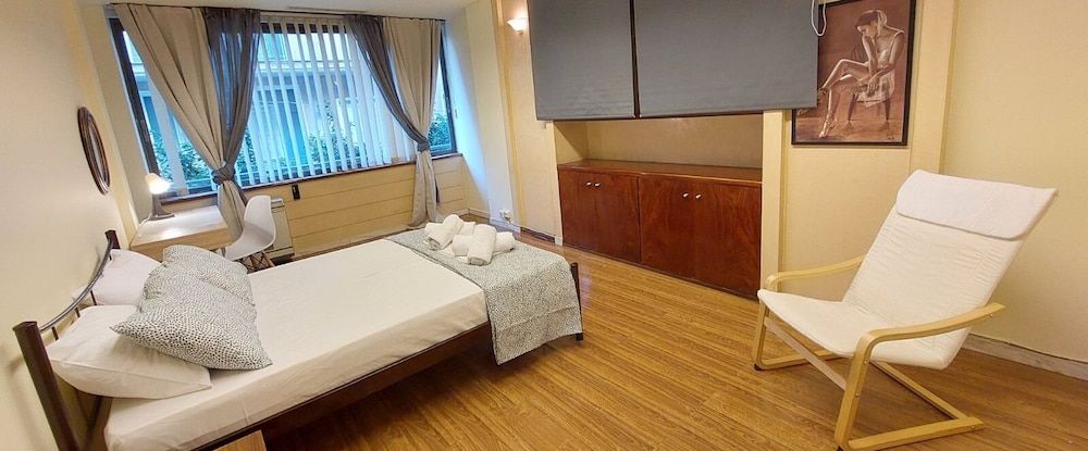 Deluxe apartment 12BD 6BATH Deluxe Apartment 24