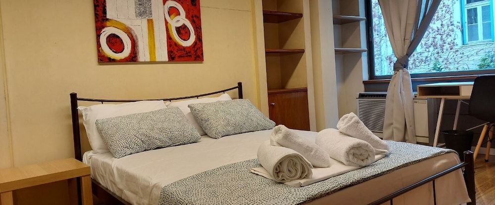 Deluxe apartment 12BD 6BATH Deluxe Apartment 6