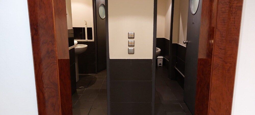 Deluxe apartment 12BD 6BATH Deluxe Apartment 33