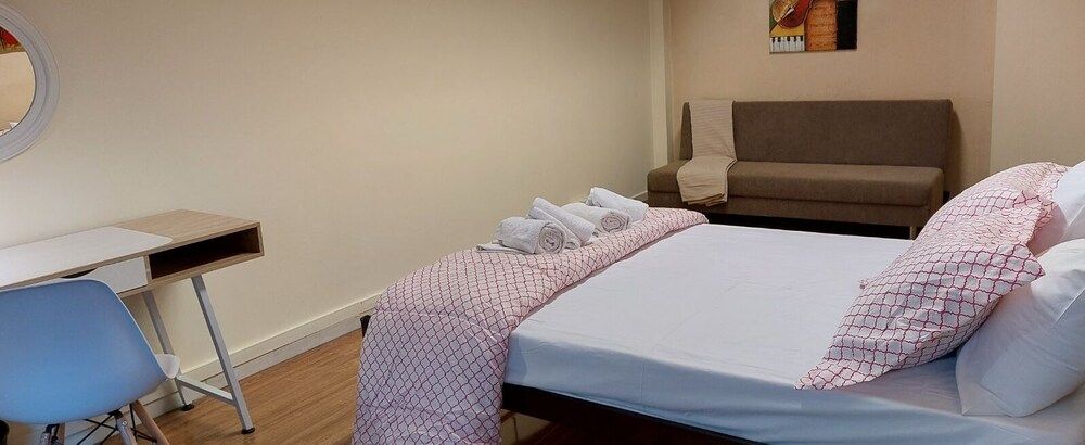 Deluxe apartment 12BD 6BATH Deluxe Apartment 19