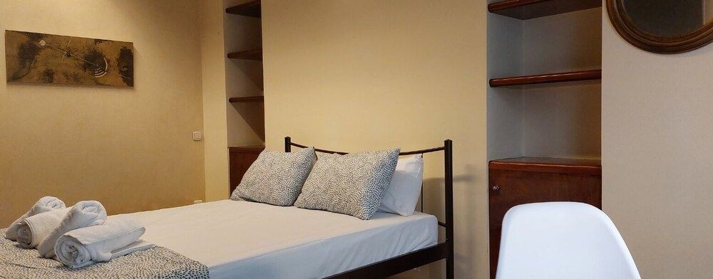 Deluxe apartment 12BD 6BATH Deluxe Apartment 20