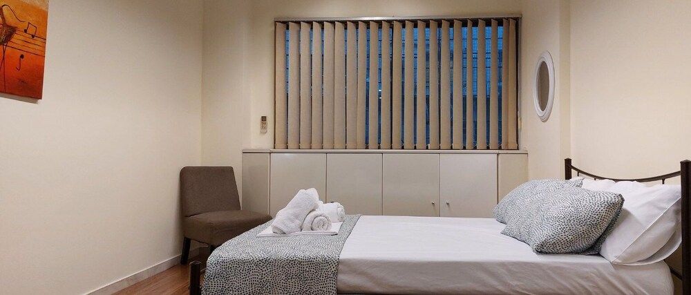 Deluxe apartment 12BD 6BATH Deluxe Apartment 8