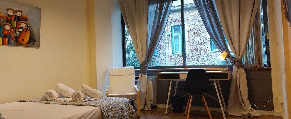 Deluxe apartment 12BD 6BATH Deluxe Apartment 12