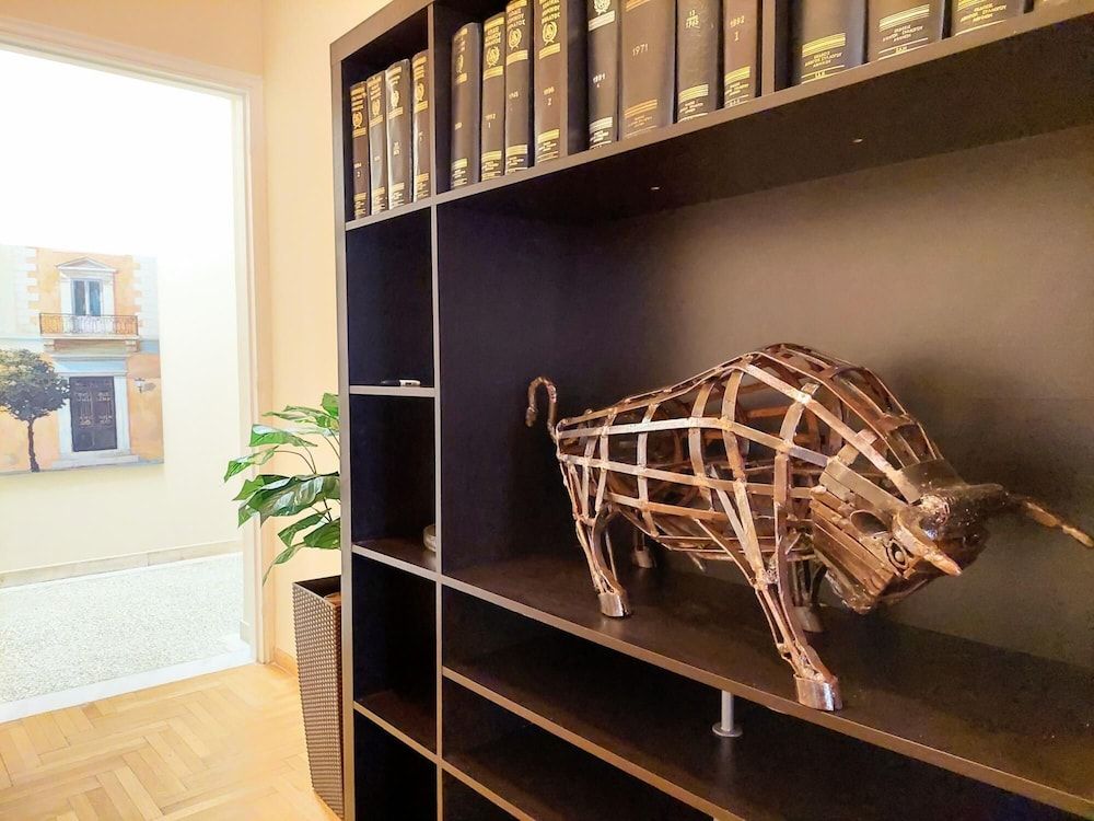 undefined Grand Apartment in Parliament Square 3