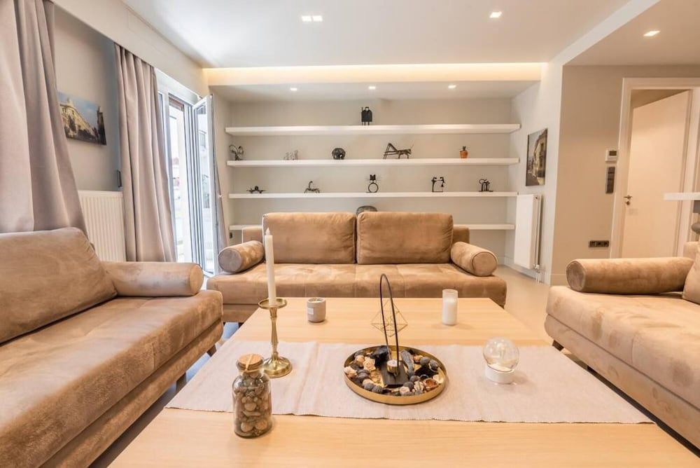 undefined Luxurious Apartment in Acropolis 7