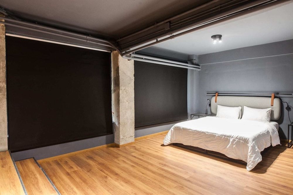 Modern Industrial Apt In Neos Kosmos Apartment 3