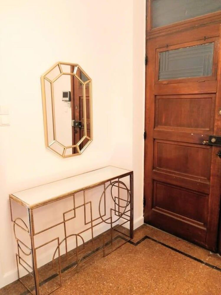 Elegant Apartment in Parliament Square Apartment 15