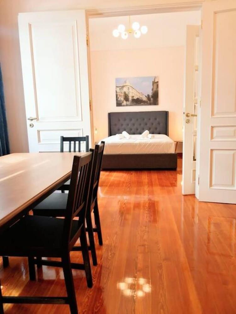 Elegant Apartment in Parliament Square Apartment 19