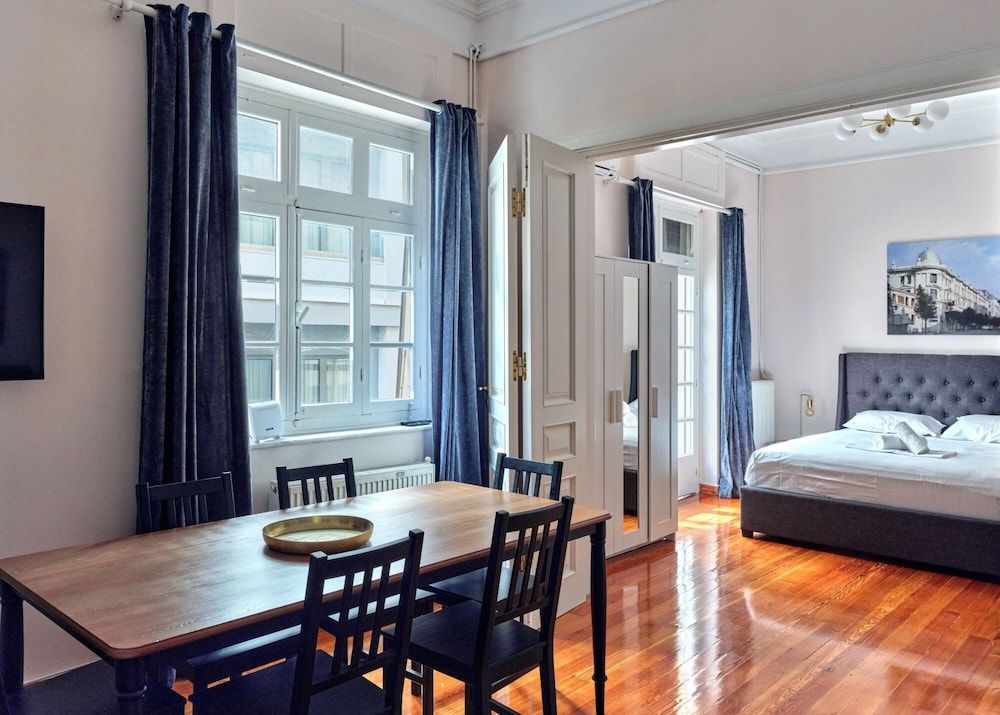 Elegant Apartment in Parliament Square Apartment 21