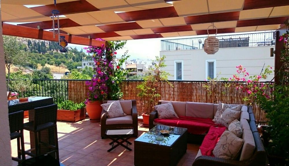 undefined Cozy Apartment in Acropolis With Roof Garden 10