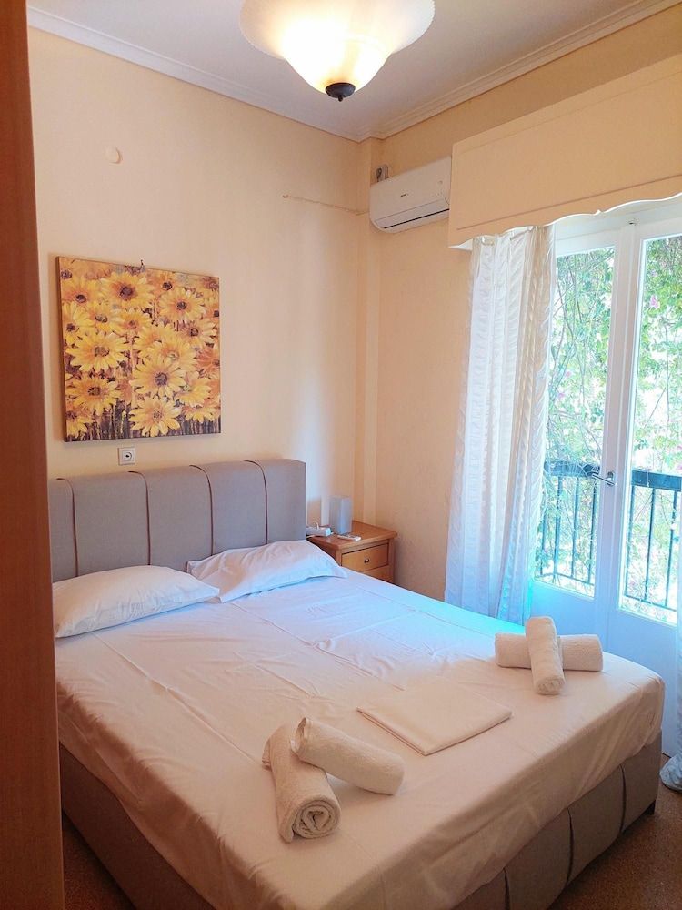 Cozy Apartment in Acropolis With Roof Garden Apartment 4