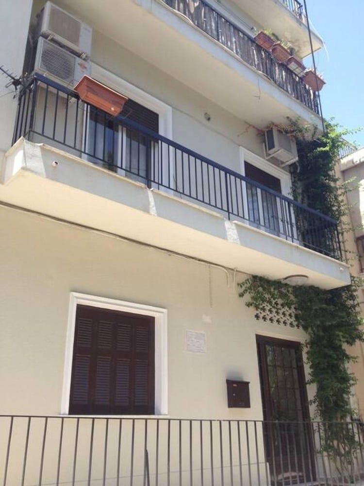 undefined Cozy Apartment in Acropolis With Roof Garden 3