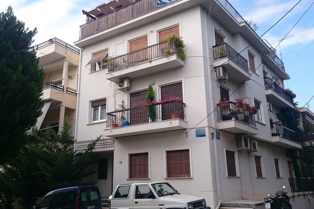 undefined Cozy Apartment in Acropolis With Roof Garden 4