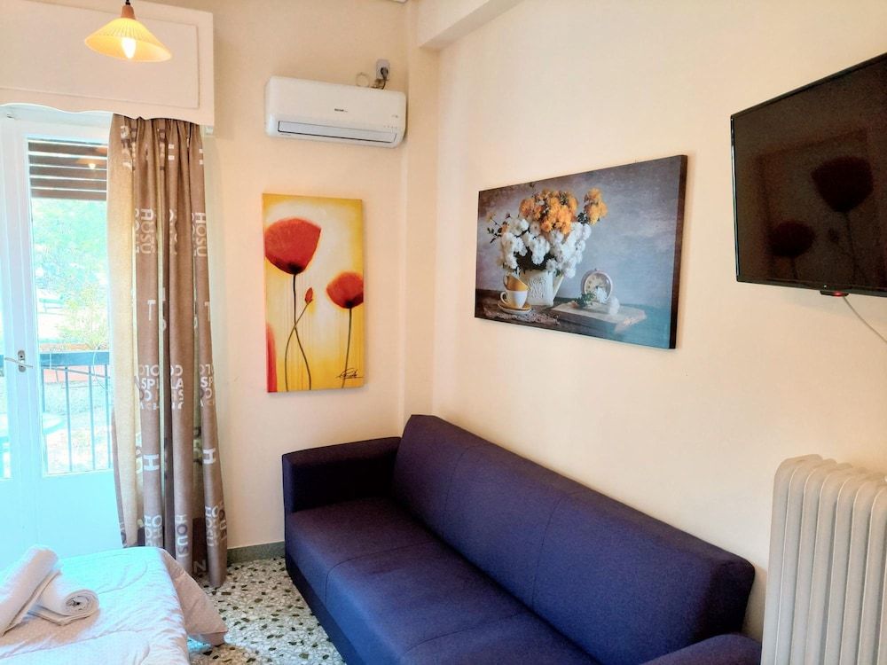 undefined Cozy Apartment in Acropolis With Roof Garden 7