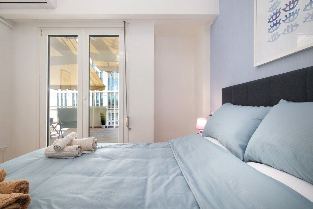 undefined Stunning 1-bedroom Apartment in Center Athens 6