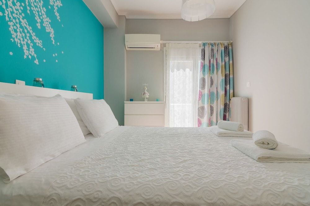 undefined Adorable 2 Bedrooms Apartment in Athens 8