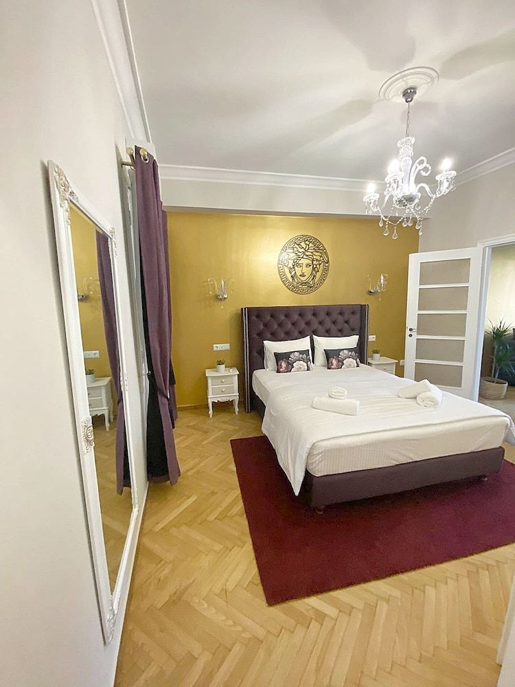 undefined Check Point - Acropolis View 6