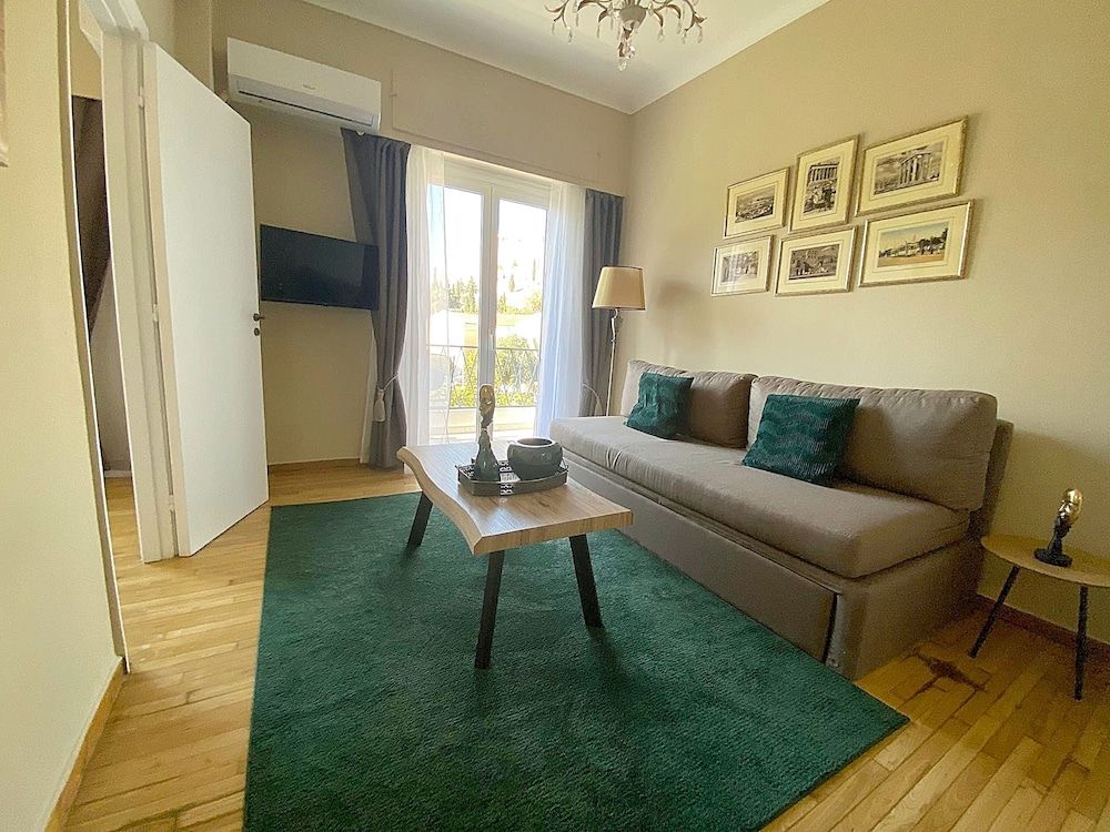 undefined Check Point - Acropolis View 8