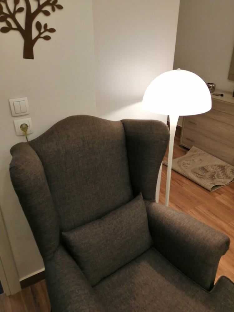 undefined Acropolis Metro Station Flat 2 3