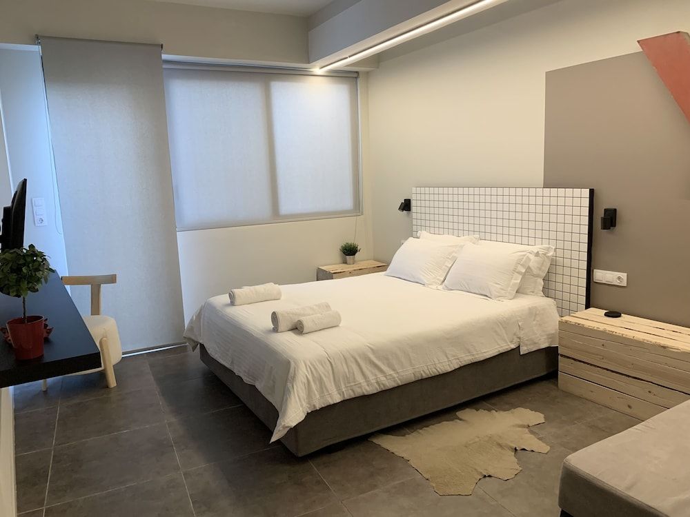 M17 Studios & Suites Deluxe Triple Room 7