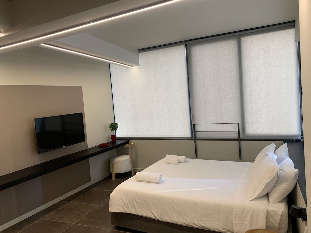 M17 Studios & Suites Superior Double Room 7