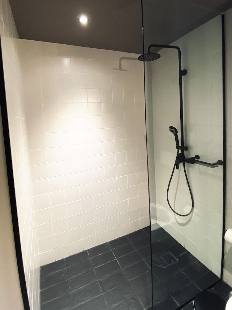 undefined M17 Studios & Suites 9