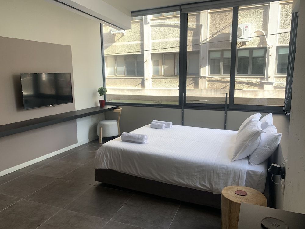 M17 Studios & Suites Superior Double Room 8