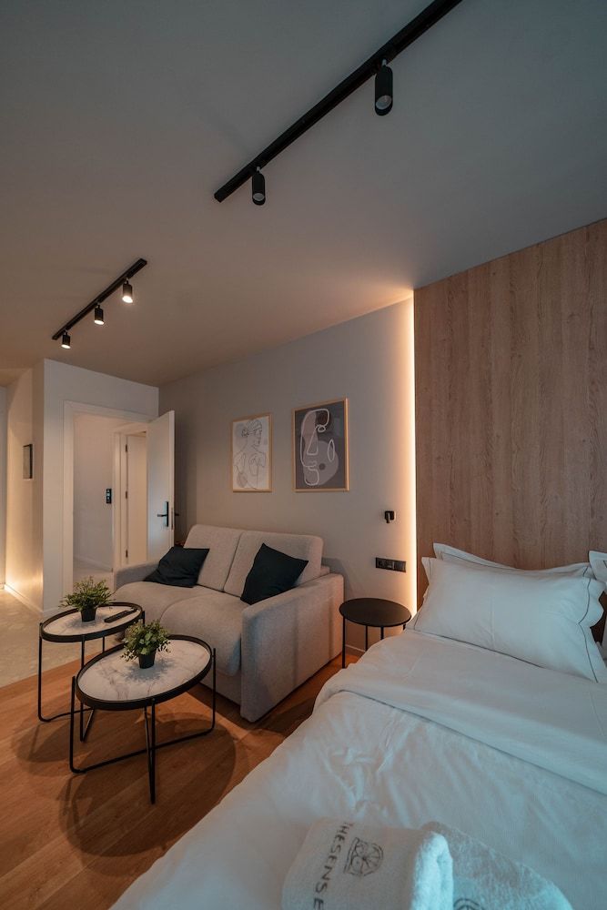 Athesense Suites Deluxe Room 13