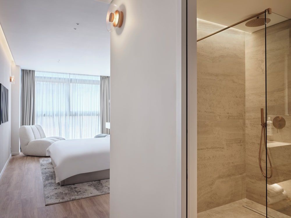 Nur Aparthotel Athens Superior King Room 4