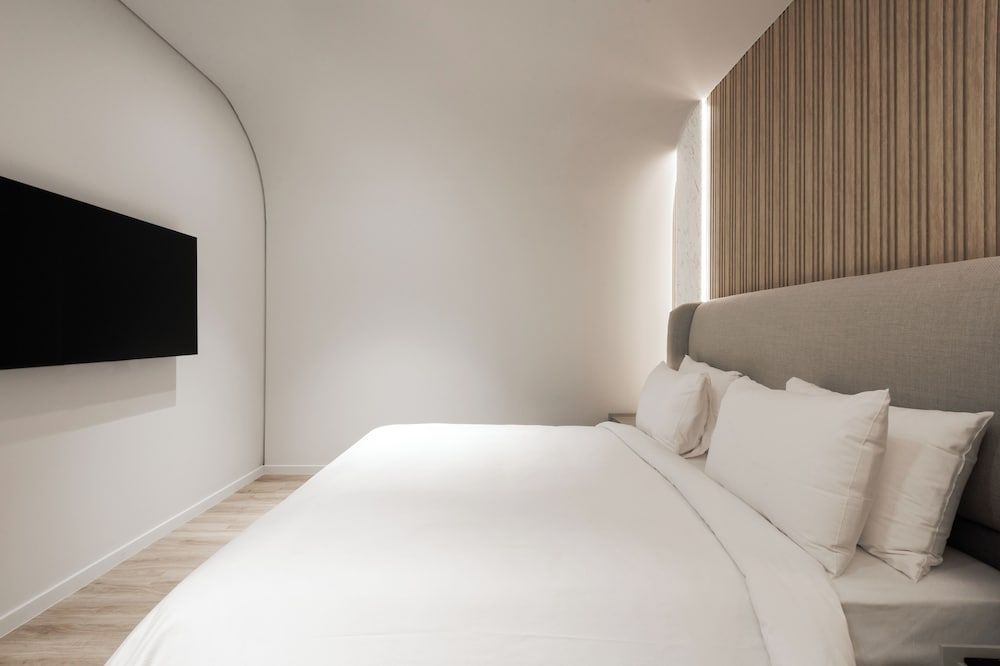 Nur Aparthotel Athens Budget King Room (No Window)