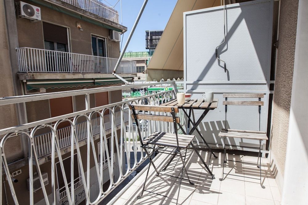 Ampelokipi Metro Roomy Delightful Oasis Apartment 10