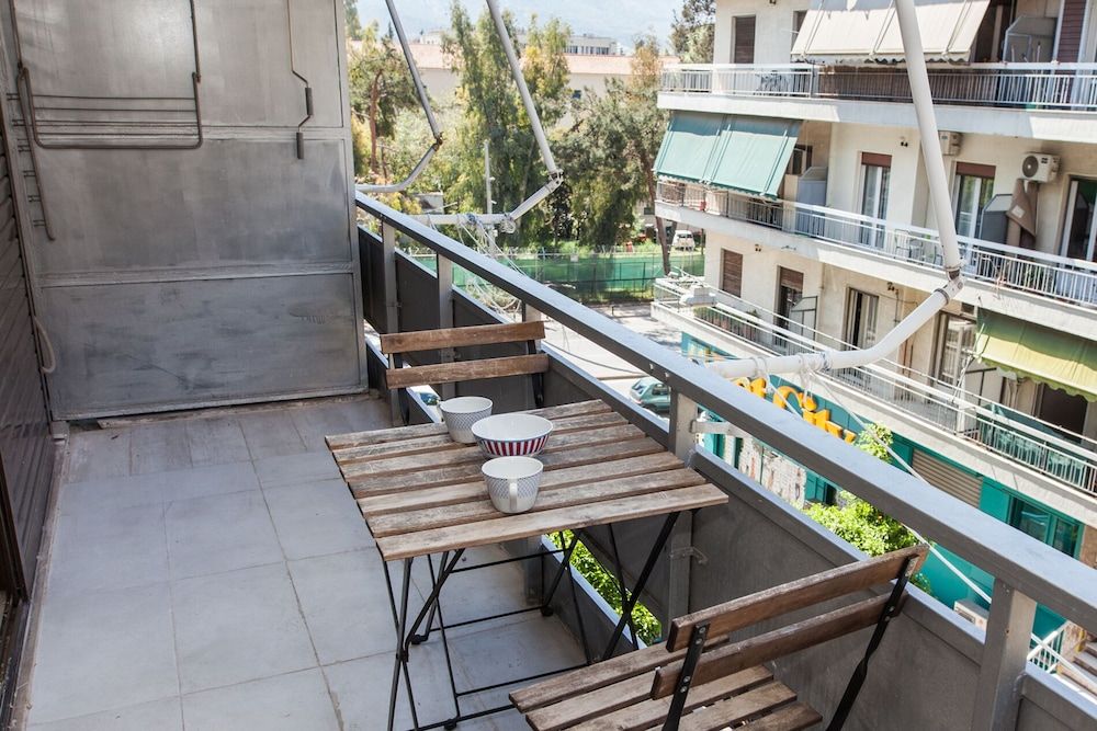 Charming 2 Bedroom apt next to Panormou Apartment 29