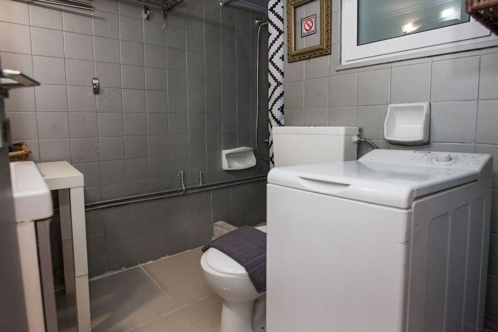 Charming 2 Bedroom apt next to Panormou Apartment 21