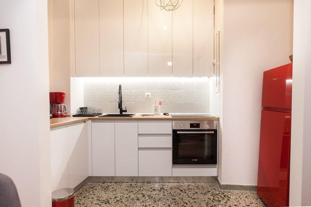 undefined Modern New Apt next To Metaxourgeio 9