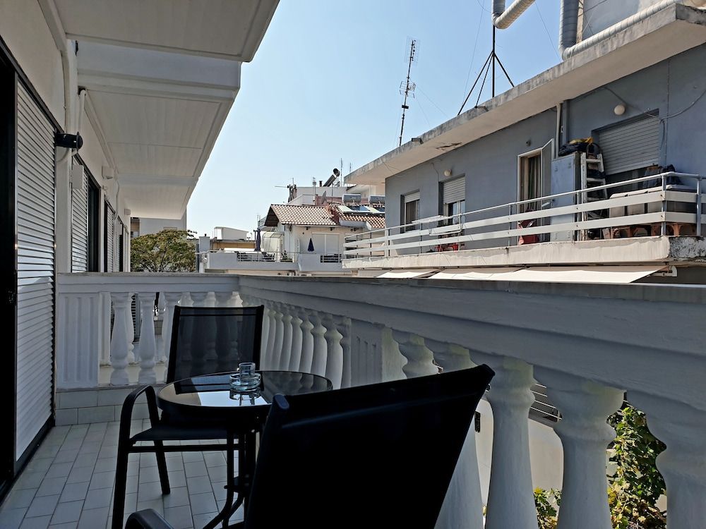 Eantos Studios and Suites Deluxe Apartment 3