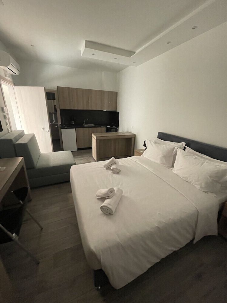 Eantos Studios and Suites Deluxe Studio 2